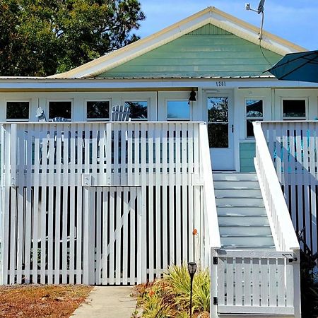 1201 Lovell Avenue By Tybee Beach Vacation Rentals ไทบีไอส์แลนด์ ภายนอก รูปภาพ