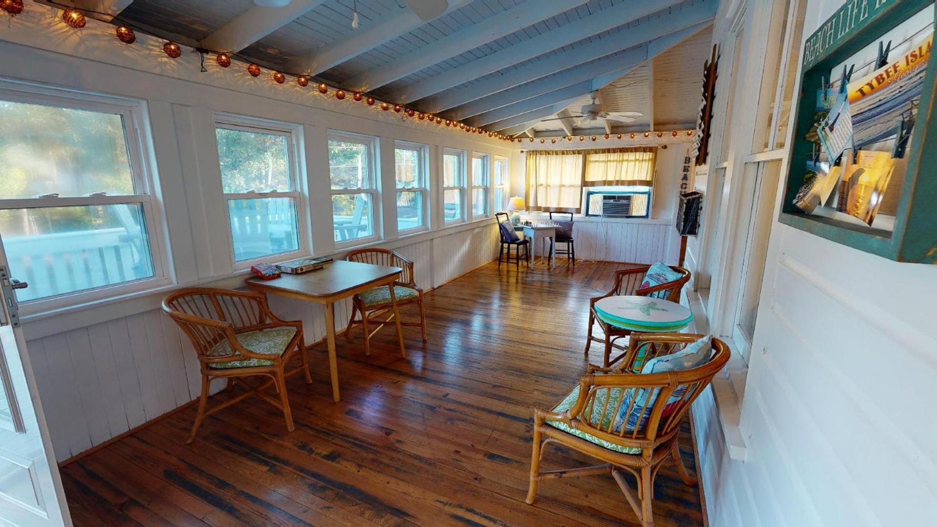 1201 Lovell Avenue By Tybee Beach Vacation Rentals ไทบีไอส์แลนด์ ภายนอก รูปภาพ